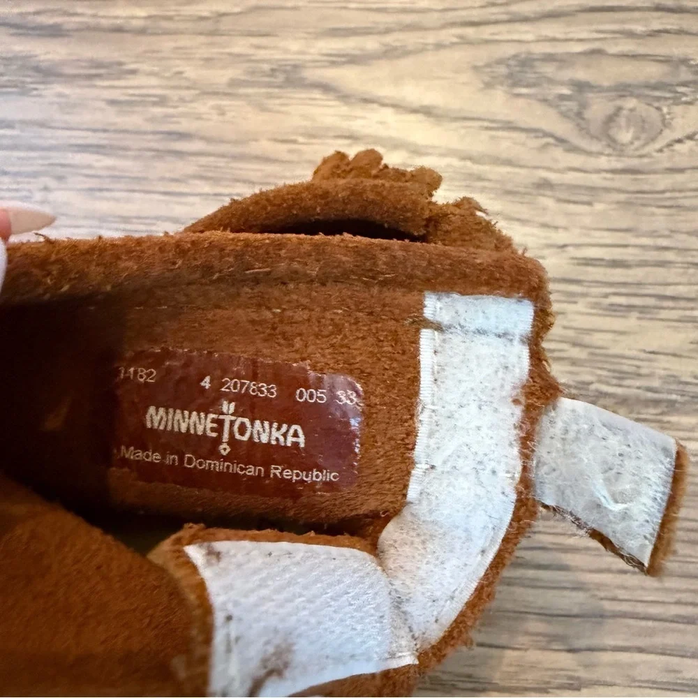 Minnetonka Toddler Fringe Boots 4 EUC